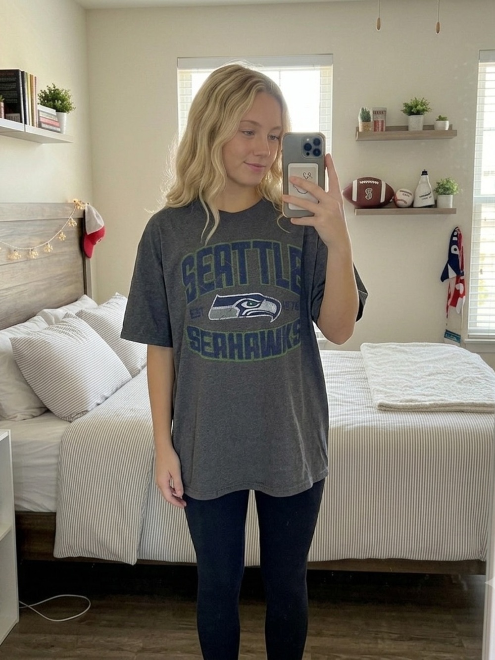 NFL Seattle Seahawks Gray Graphic Short Sleeve Tee